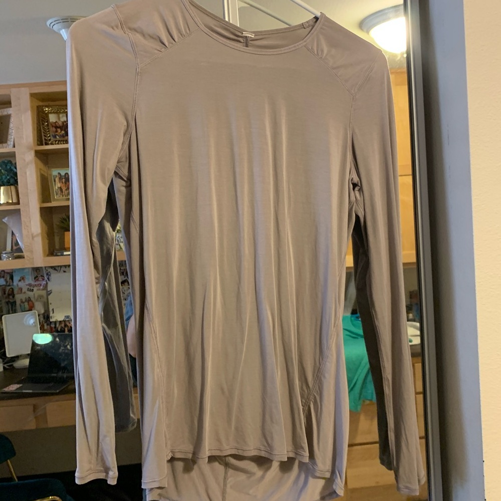 Lululemon long sleeve tee